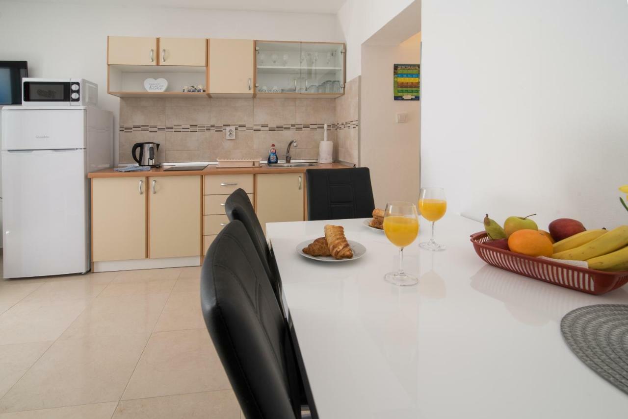 Apartments Braut Krk Krk Town Bagian luar foto