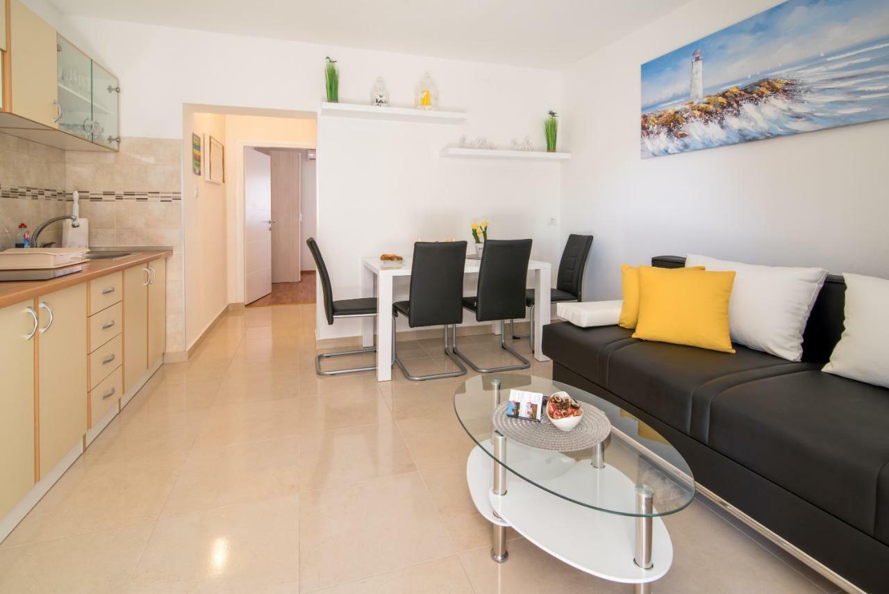 Apartments Braut Krk Krk Town Bagian luar foto