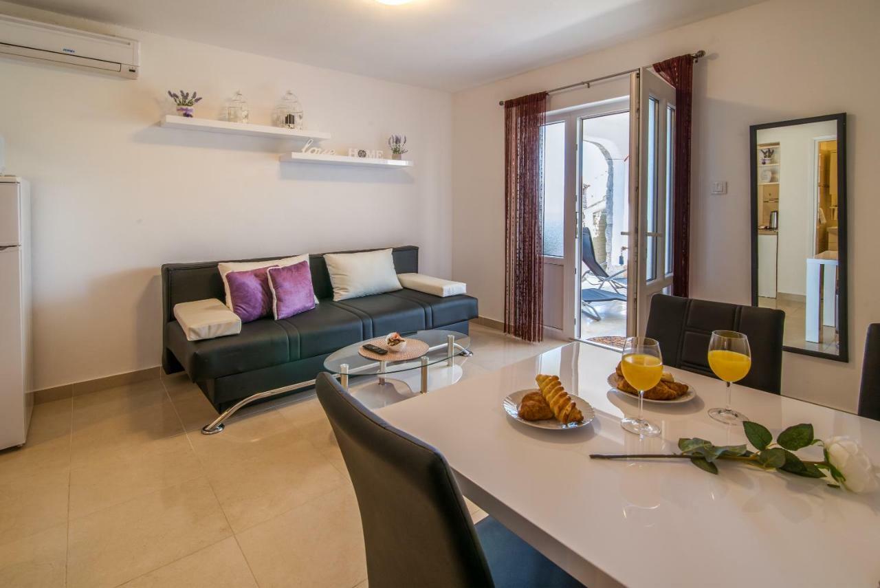 Apartments Braut Krk Krk Town Bagian luar foto